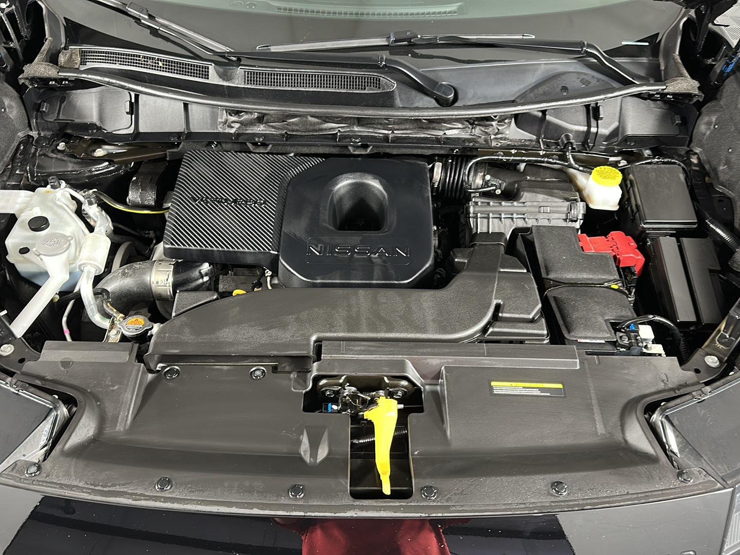Used 2025 Super Black Nissan SL image 17