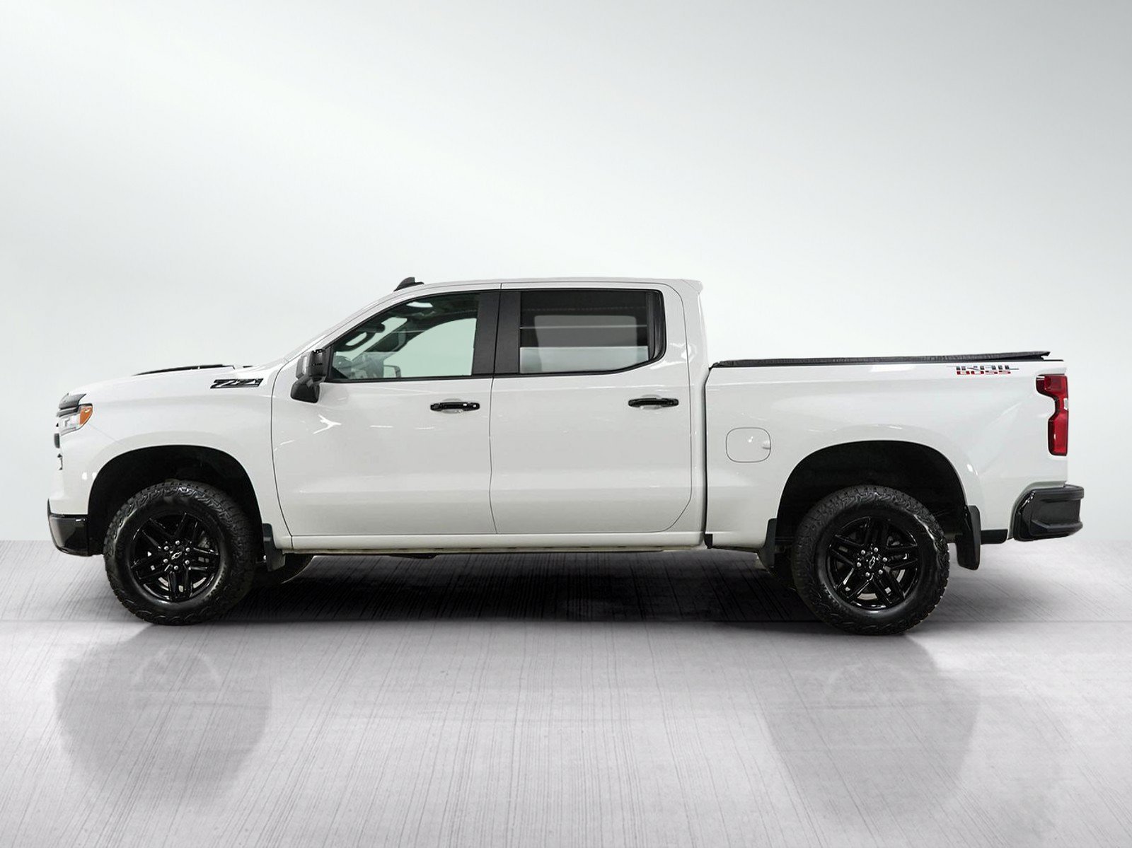 Used 2024 Chevrolet Silverado 1500 LT Trail Boss with VIN 3GCUDFED7RG443193 for sale in White Bear Lake, Minnesota