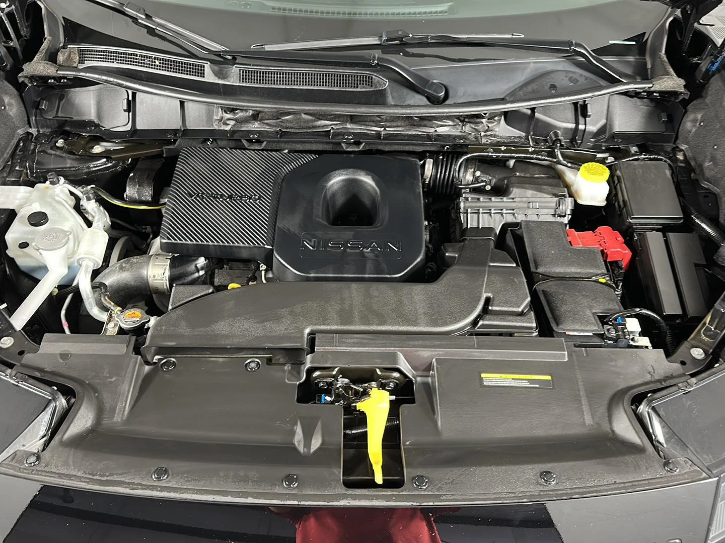Used 2025 Super Black Nissan SL image 17