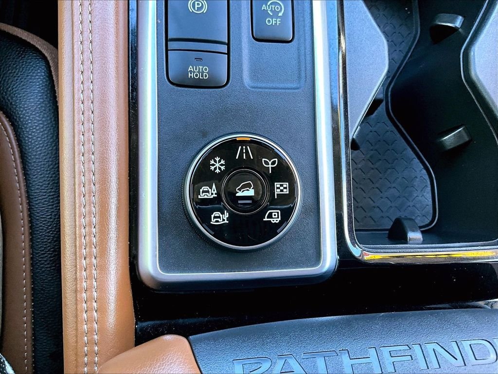 Certified Used 2023 White Nissan Platinum image 28