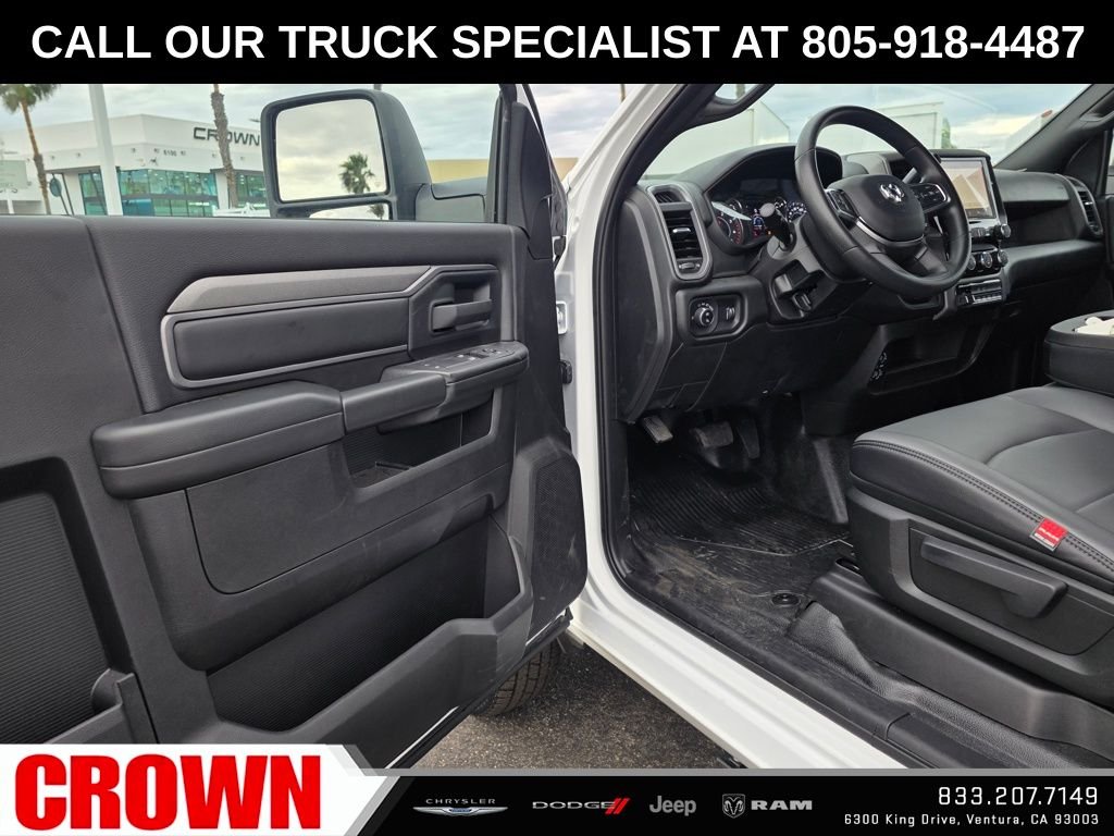 2025 RAM 3500 Chassis Tradesman - Photo 16