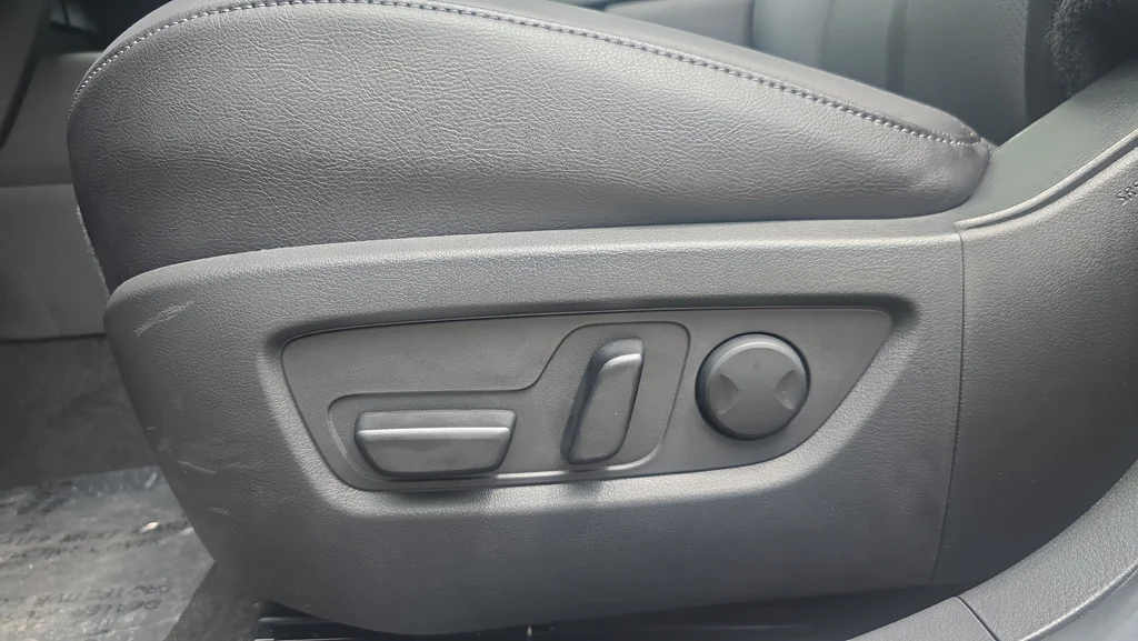 New 2026 Beige Mazda 2.5 S Premium image 17