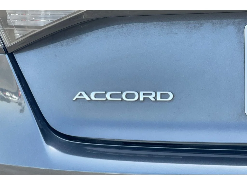 Used 2023 Meteorite Gray Metallic Honda EX-L image 17