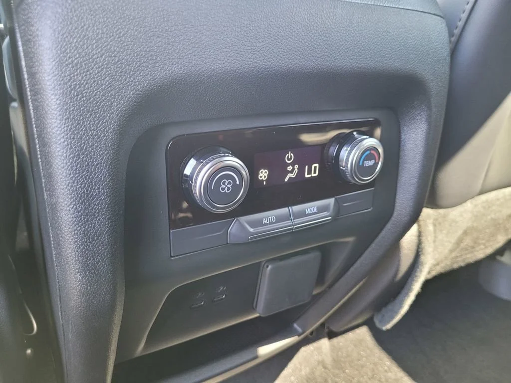 2026 GMC Acadia Elevation - Photo 12