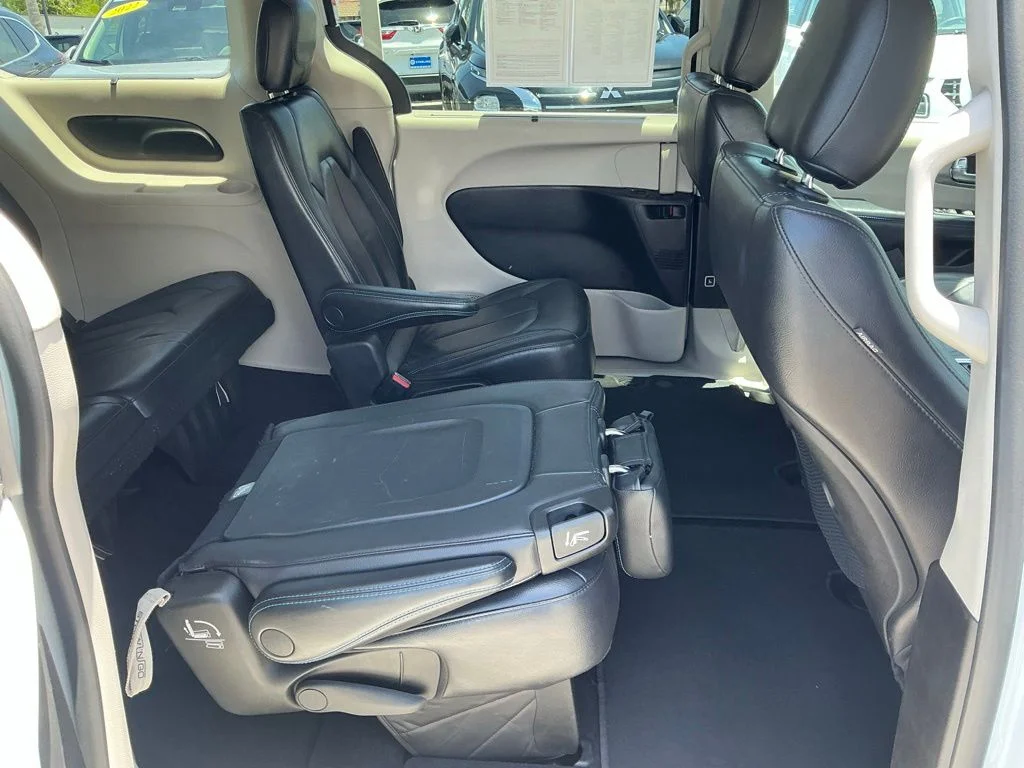 Used 2021 White Chrysler Touring L image 16