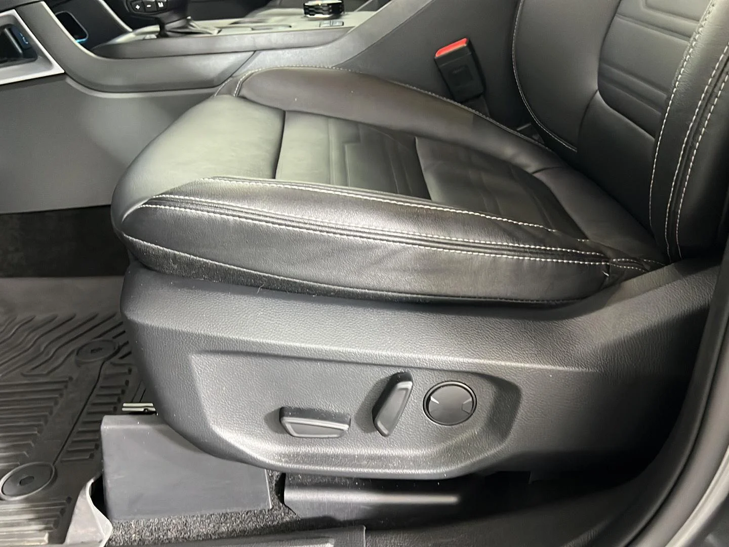 Used 2024 Carbonized Gray Ford LARIAT image 15