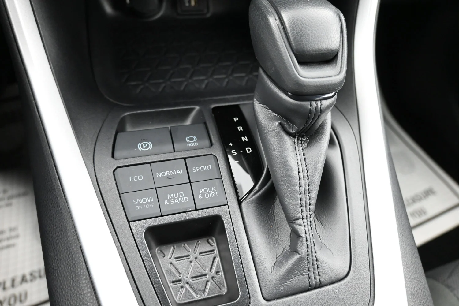 Used 2025 White Toyota XLE image 10
