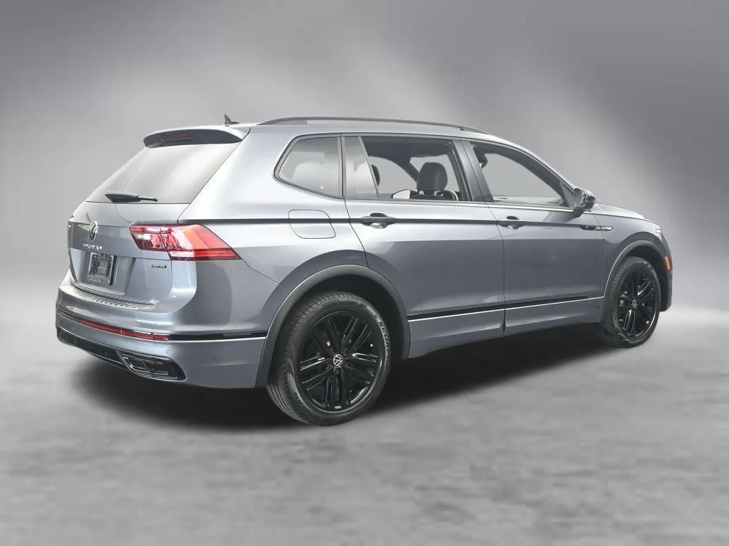 Used 2022 Gray Volkswagen 2.0T SE R-Line Black image 7