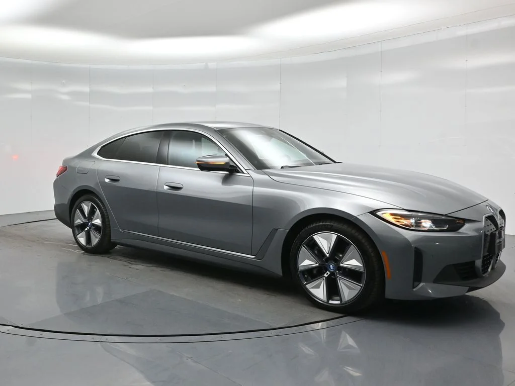 Used 2023 Gray BMW eDrive40 image 26