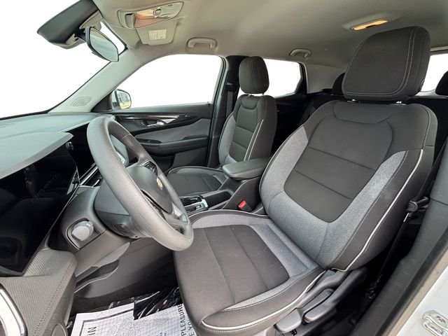 Used 2025 White Chevrolet LT image 10