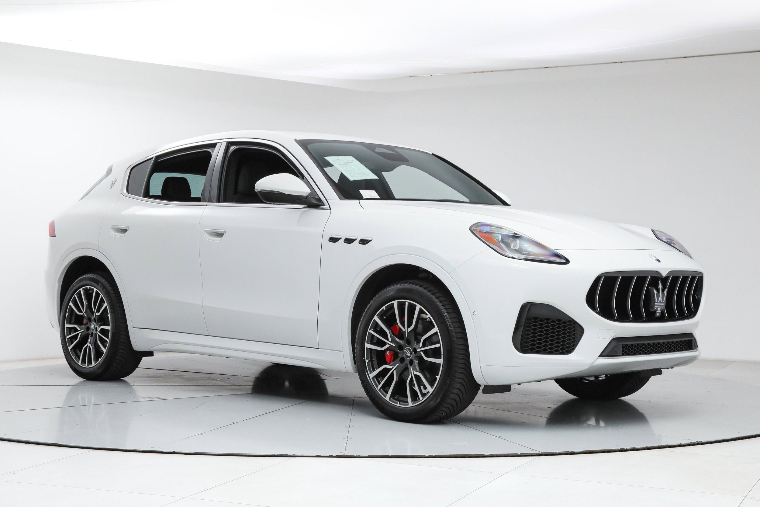 New 2025 White Maserati  image 7
