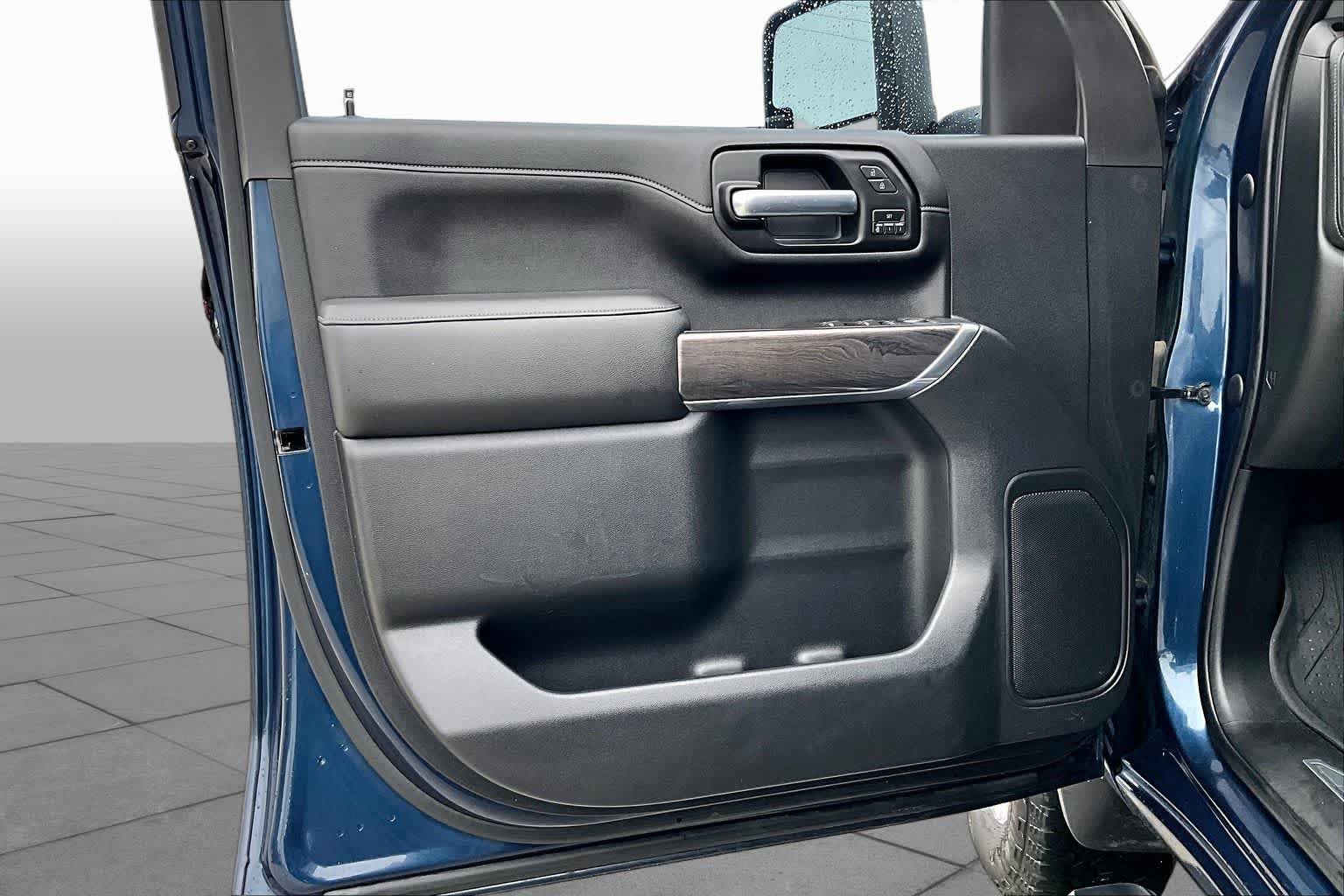 Used 2020 Northsky Blue Metallic Chevrolet LTZ image 38