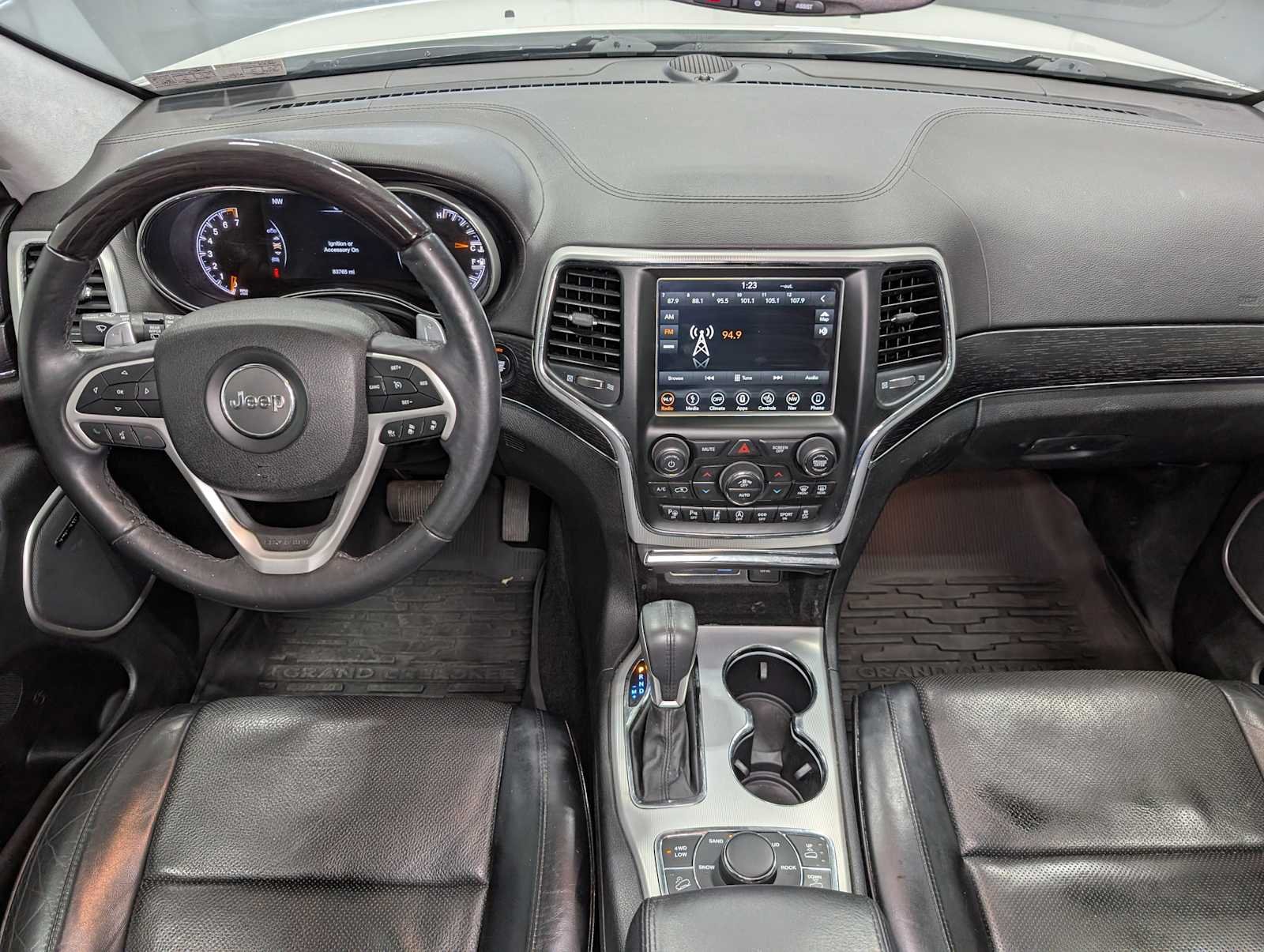 Used 2018 Ivory Tri-Coat Pearl Jeep Summit image 18