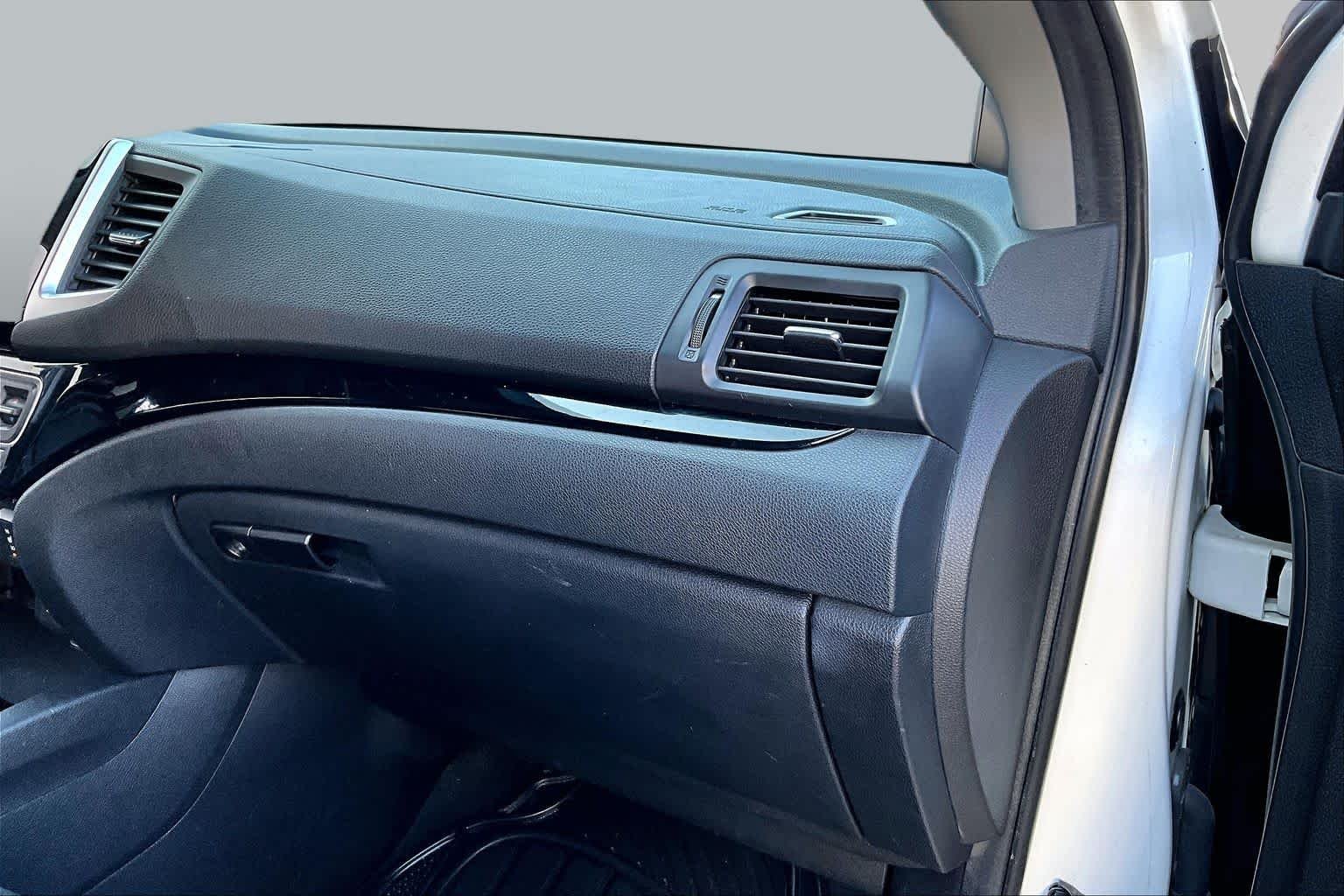 Used 2018 White Diamond Pearl Honda Touring image 19