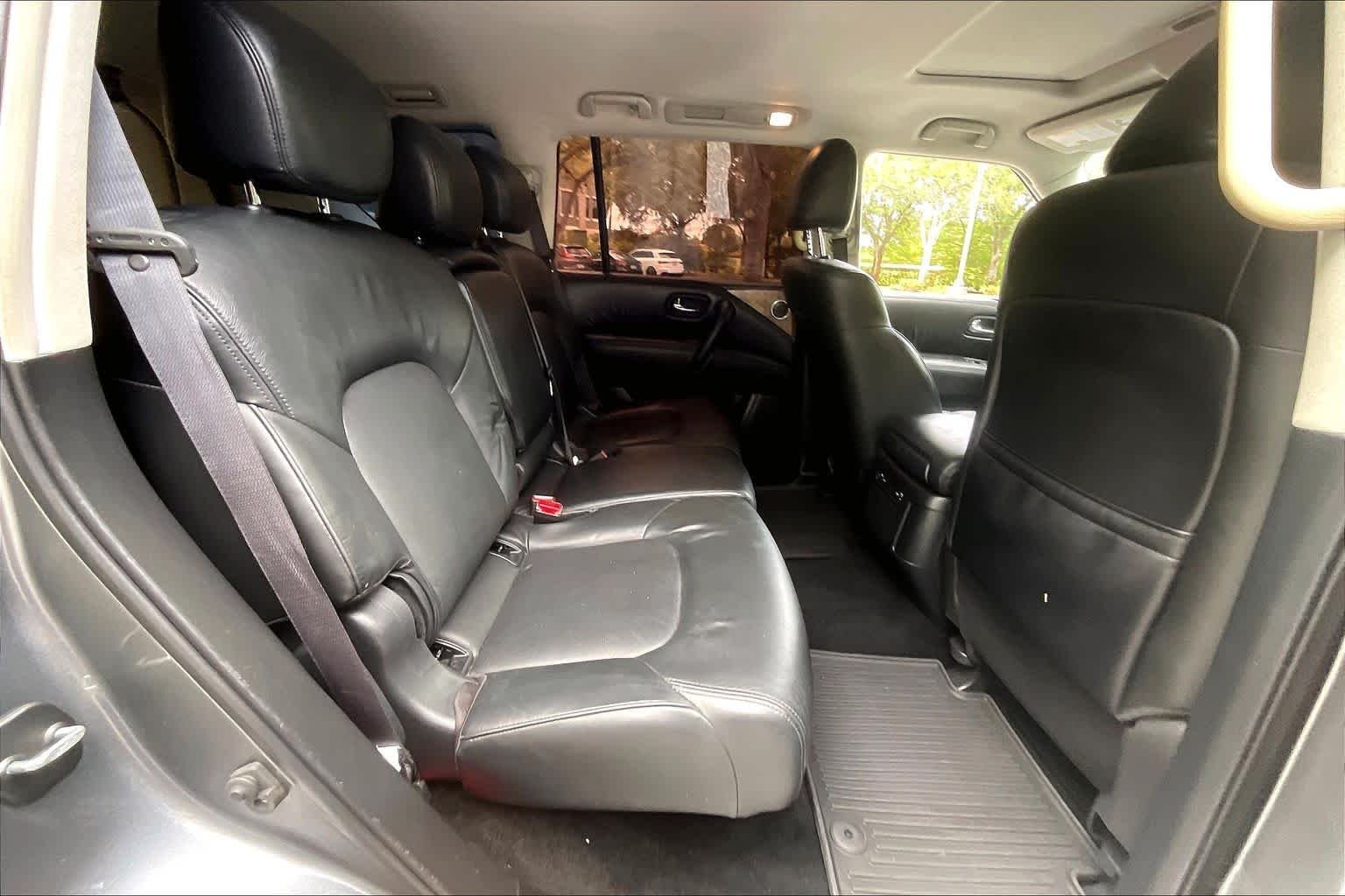 Used 2022 Gun Metallic Nissan SL image 27