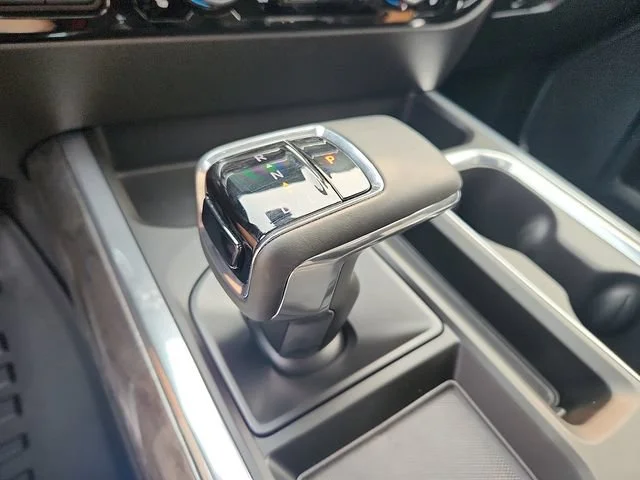 2025 Chevrolet Silverado 1500 LTZ - Photo 15