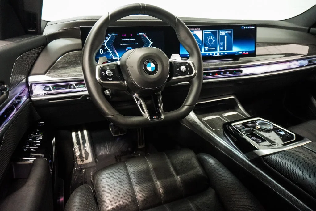 Used 2023 Black BMW 760i xDrive image 15