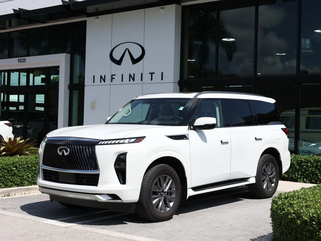 Used 2026 White INFINITI PURE image 1