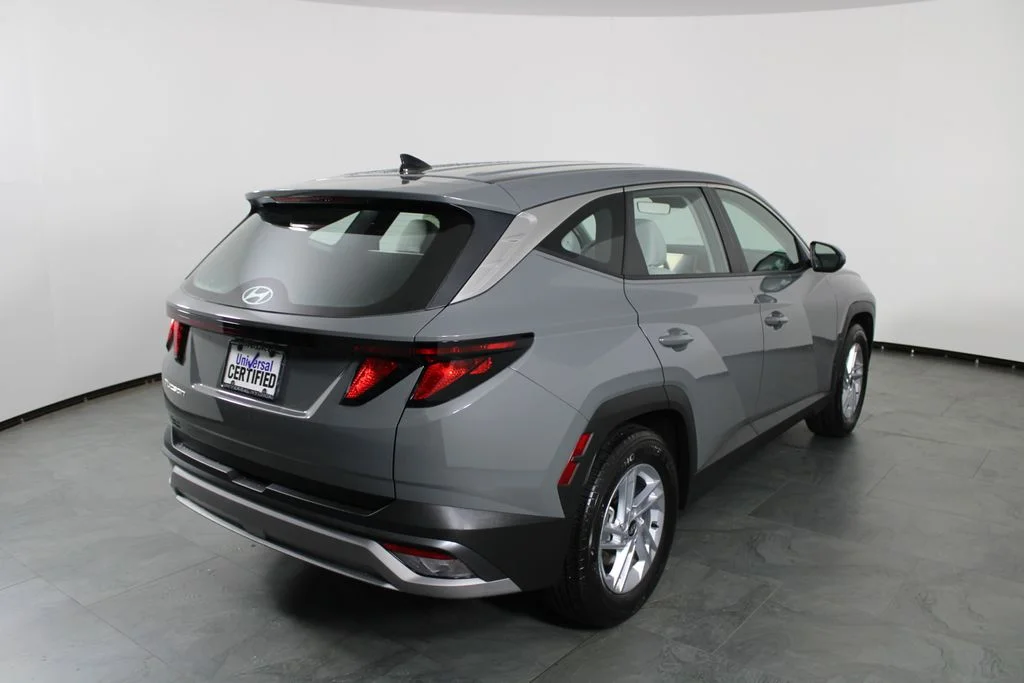 Used 2026 Gray Hyundai SE image 4