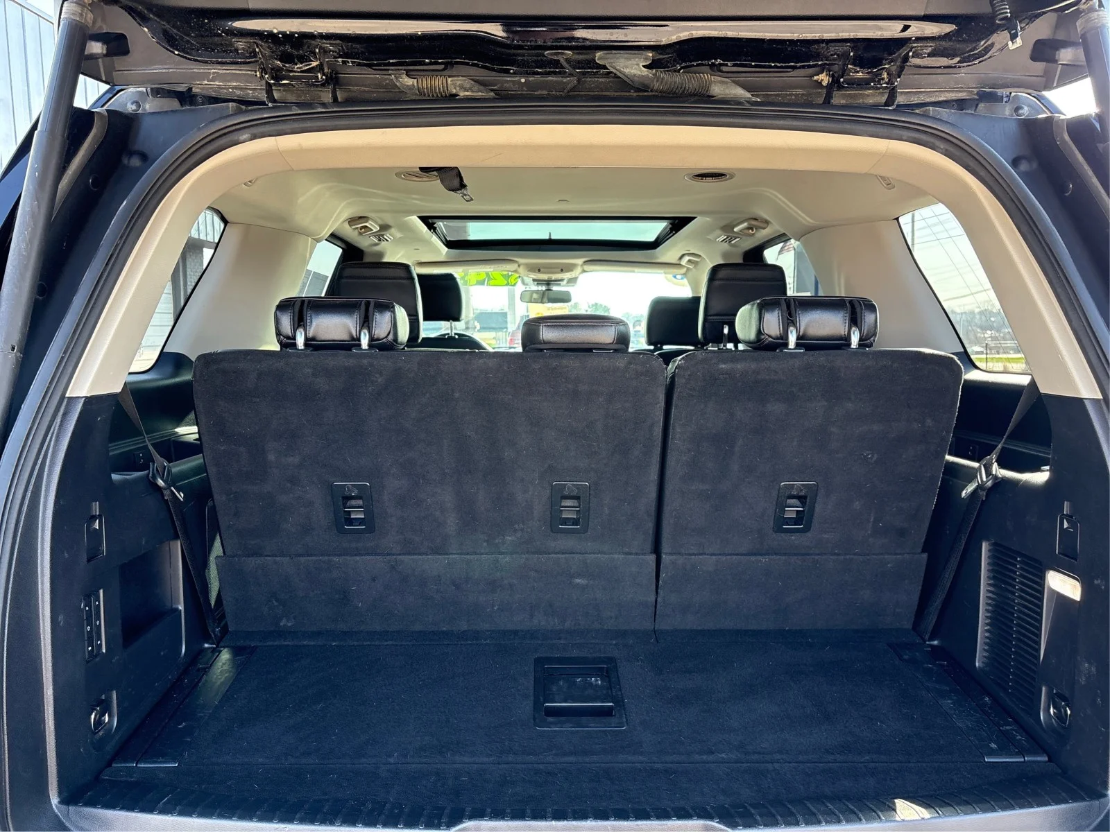 Used 2018 Black Ford Platinum image 12