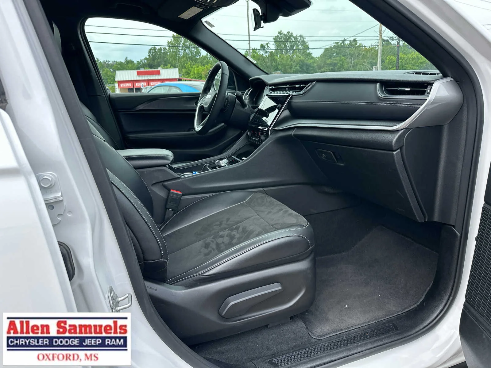 Used 2025 Bright White Clearcoat Jeep Altitude image 37
