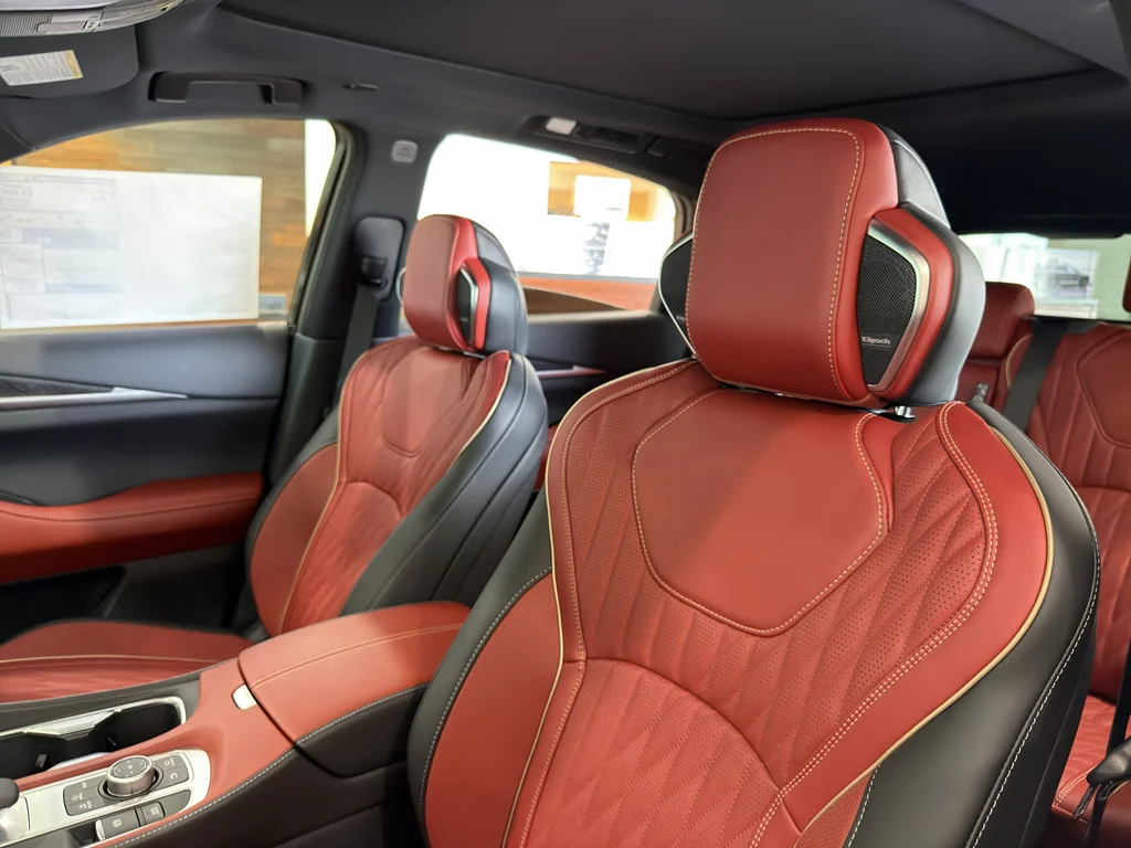 New 2027 MINERAL BLACK INFINITI Autograph AWD image 9