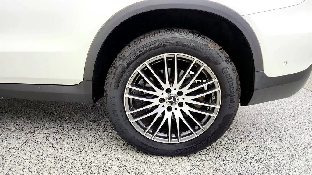 Used 2022 Polar White Mercedes-Benz GLC 300 4MATIC® w/ Panorama Roof & 12.3