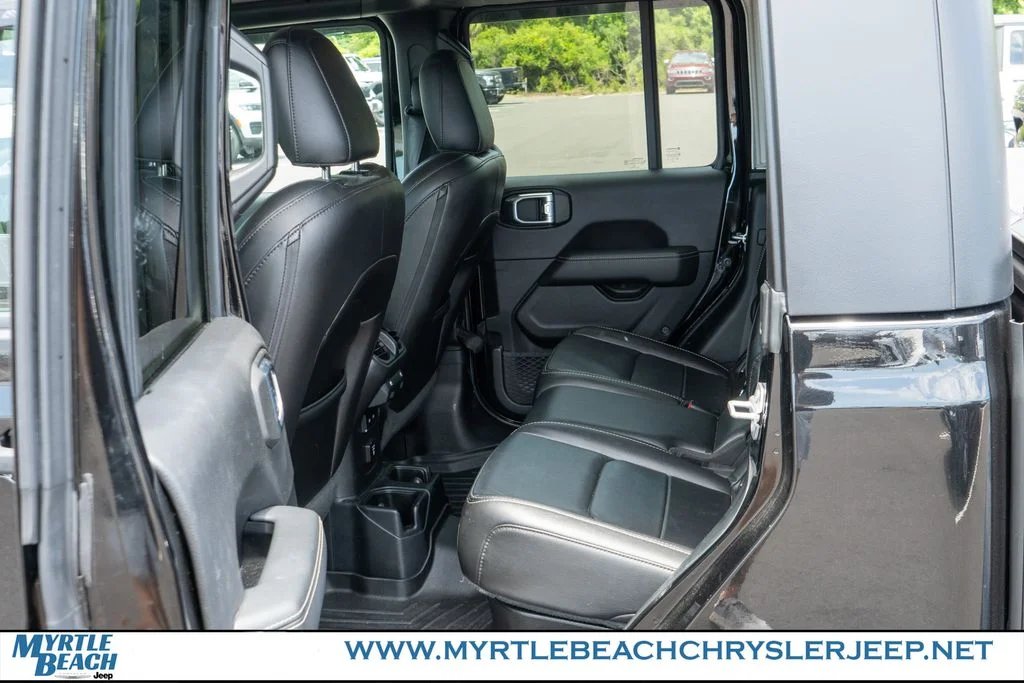 Used 2021 Black Clearcoat Jeep Overland image 13