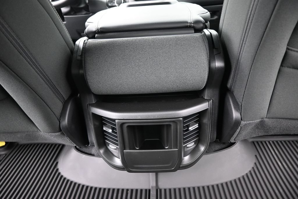 New 2026 Diamond Black Crystal Pearl-Coat Exterior Paint RAM Warlock image 29