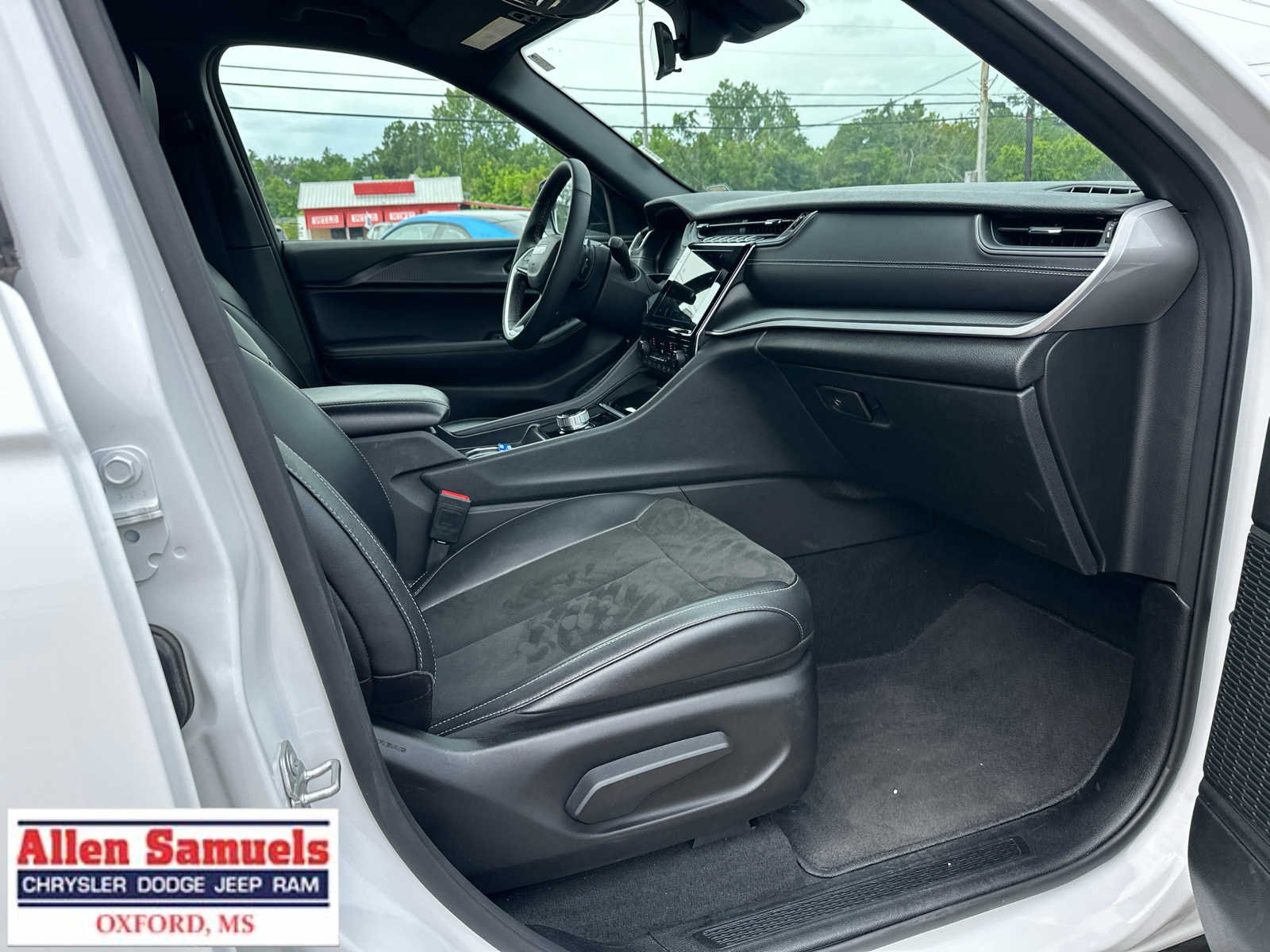 Certified Used 2025 Bright White Clearcoat Jeep Altitude image 37