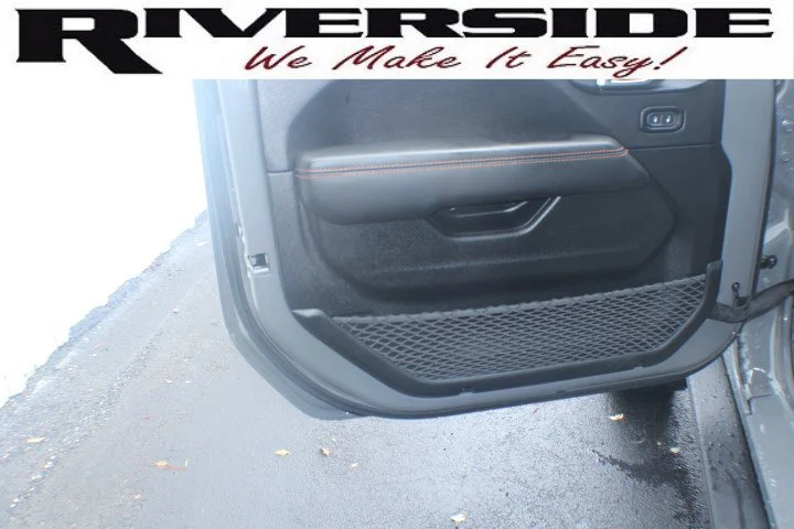 Used 2020 Sting-Gray Clearcoat Jeep Mojave image 6
