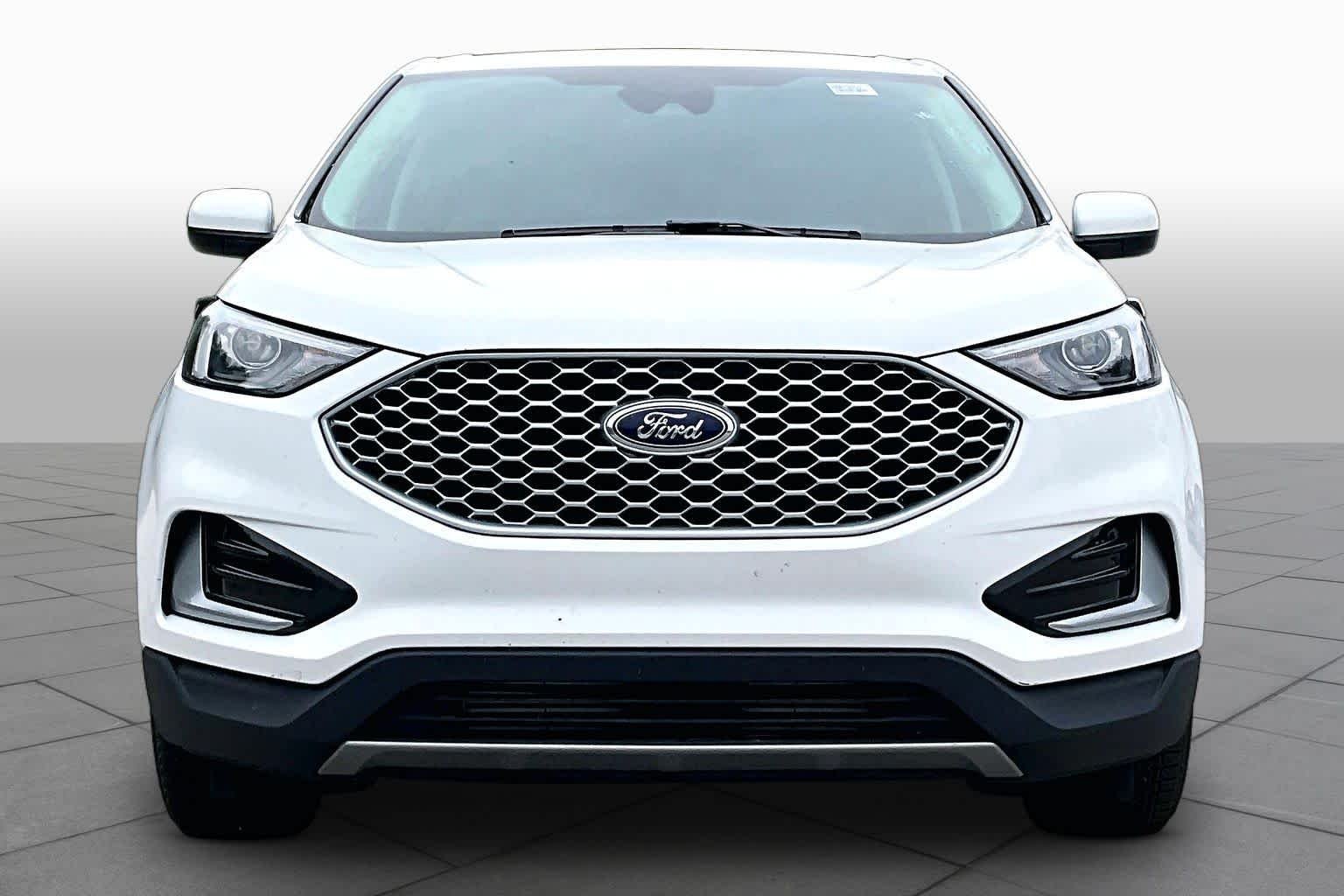 Certified Used 2024 Oxford White Clearcoat Ford SEL image 4