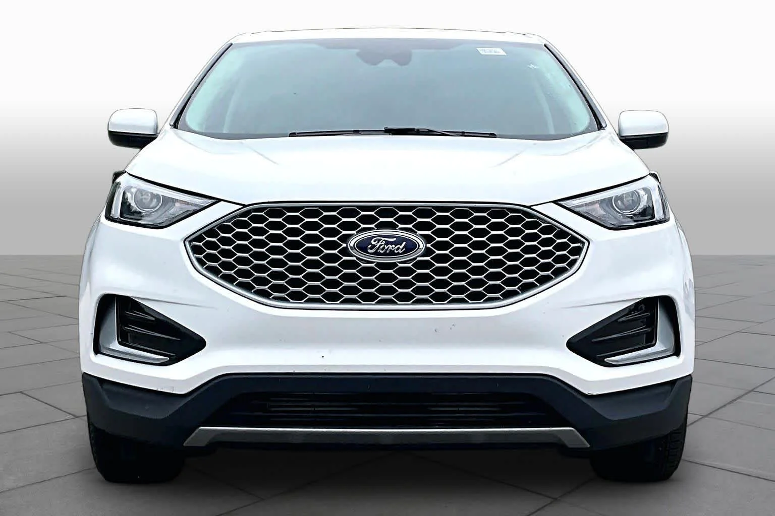 Certified Used 2024 Oxford White Clearcoat Ford SEL image 4