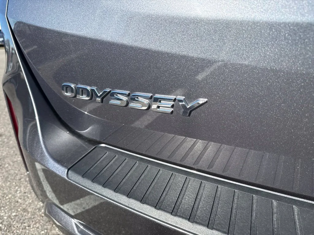 Used 2025 Gray Honda EX-L image 12