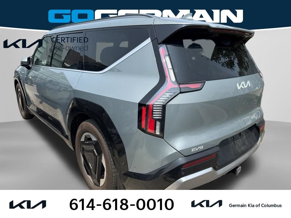 Used 2024 Green Kia Land image 3