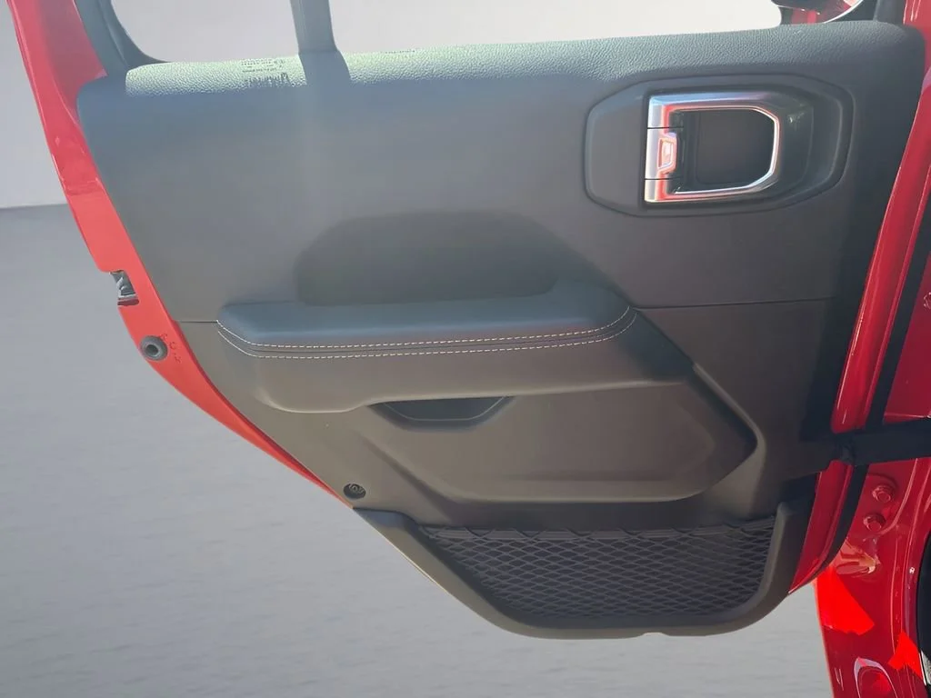 Used 2025 Red Jeep Sahara image 27