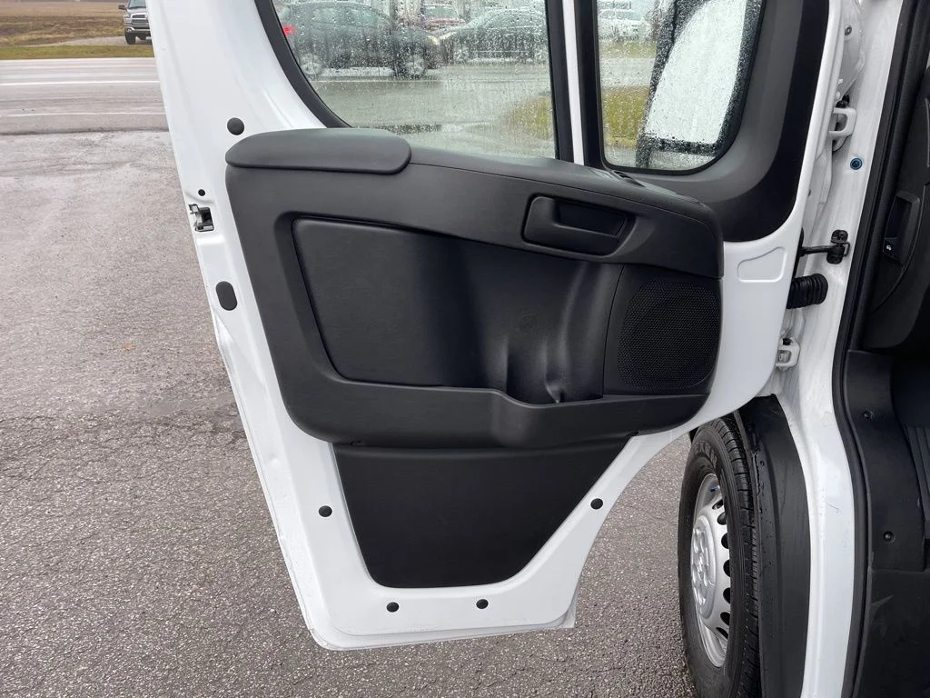 New 2025 Bright White Clear-Coat Exterior Paint RAM High Roof image 10