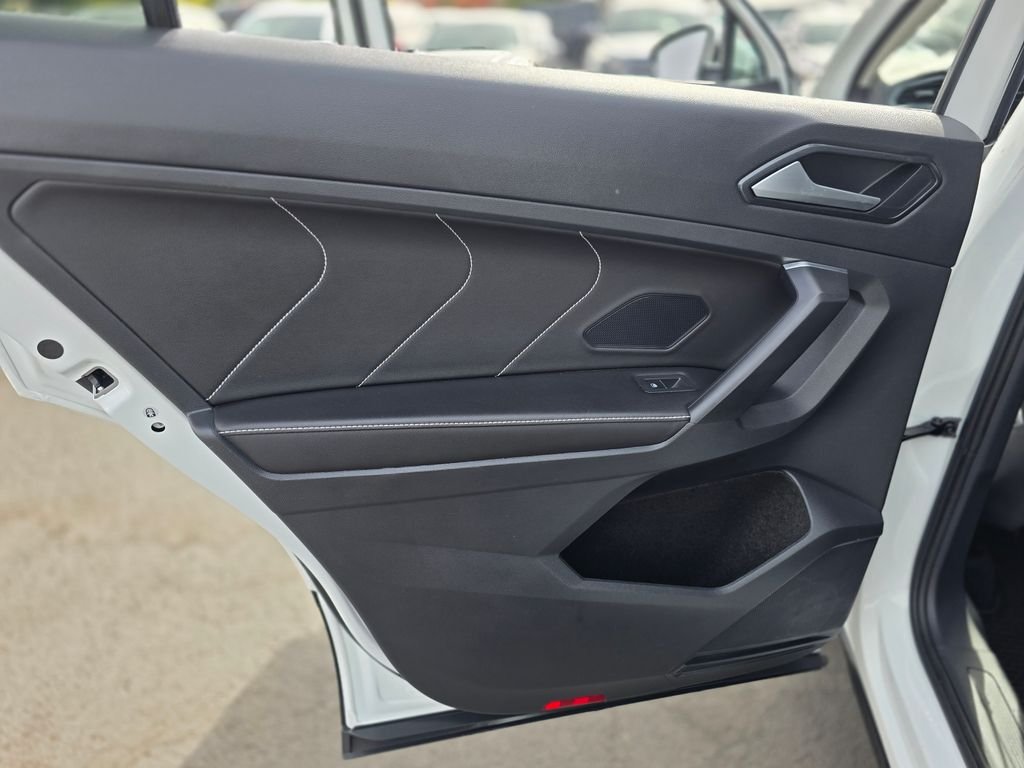 2023 Volkswagen Tiguan SE - Photo 20