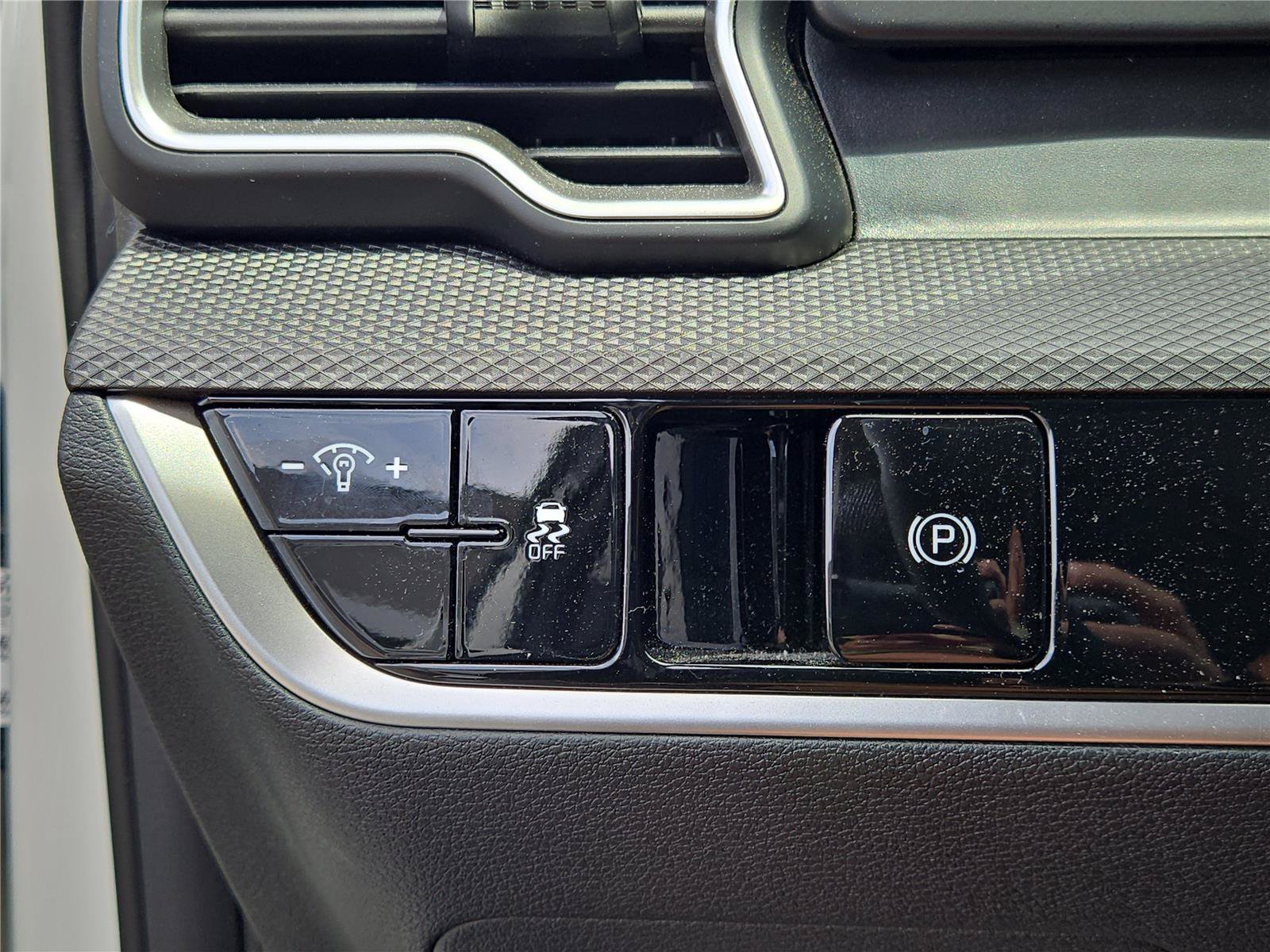 2025 Kia Sportage LX - Photo 22