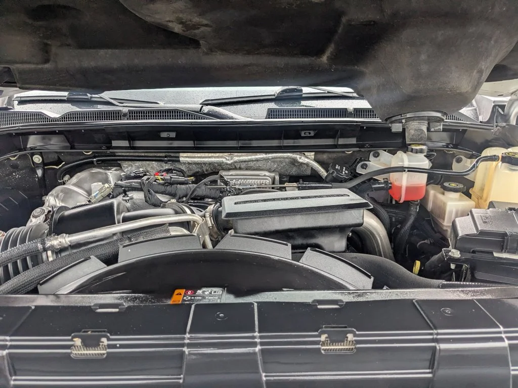 Used 2022 White Frost Tricoat GMC Denali image 31