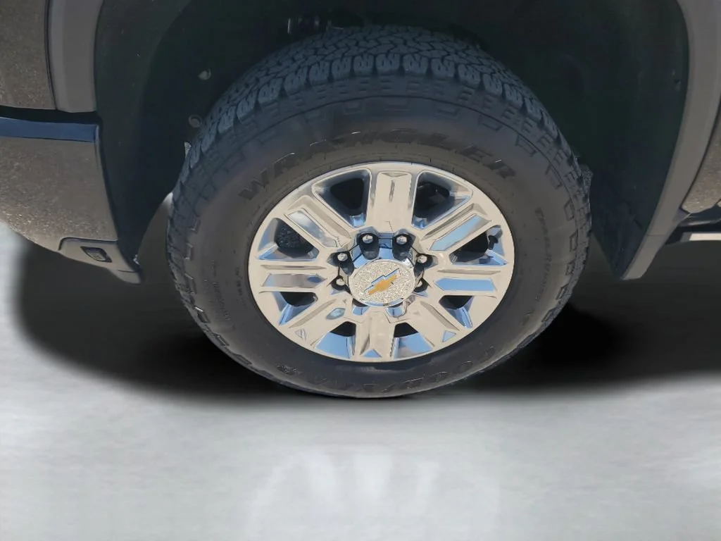 Used 2024 Black Chevrolet High Country image 27