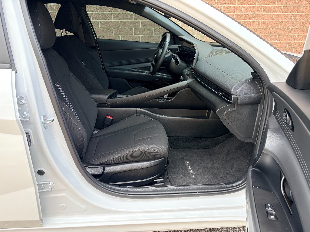 Used 2025 Serenity White Hyundai SEL Sport image 20
