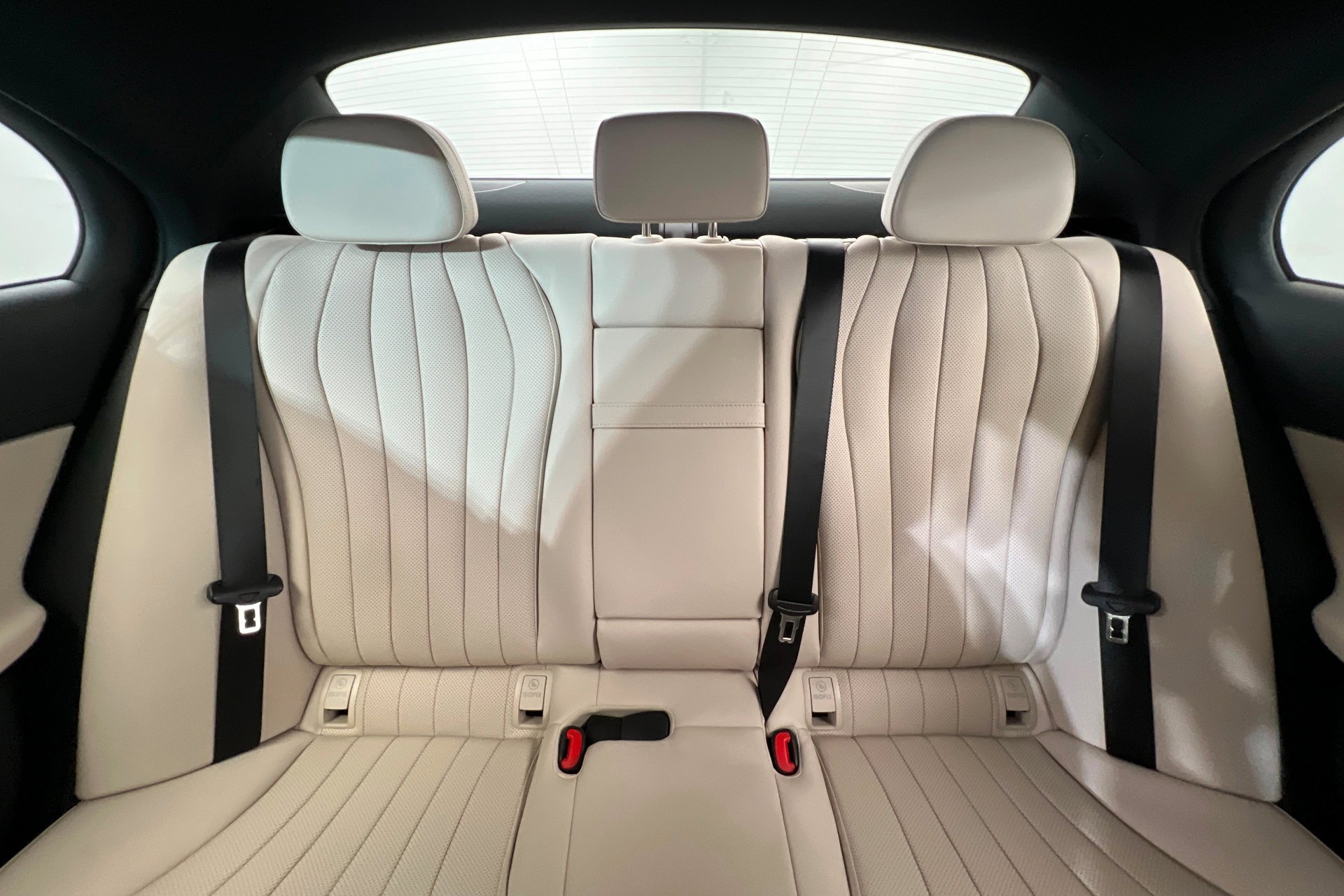 New 2026 MANUFAKTUR Alpine Grey Mercedes-Benz E 350 image 25