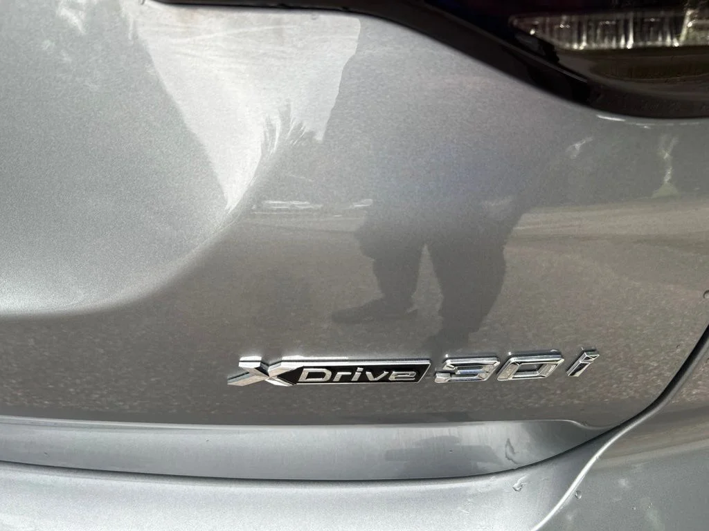 Used 2023 Gray BMW xDrive30i image 10