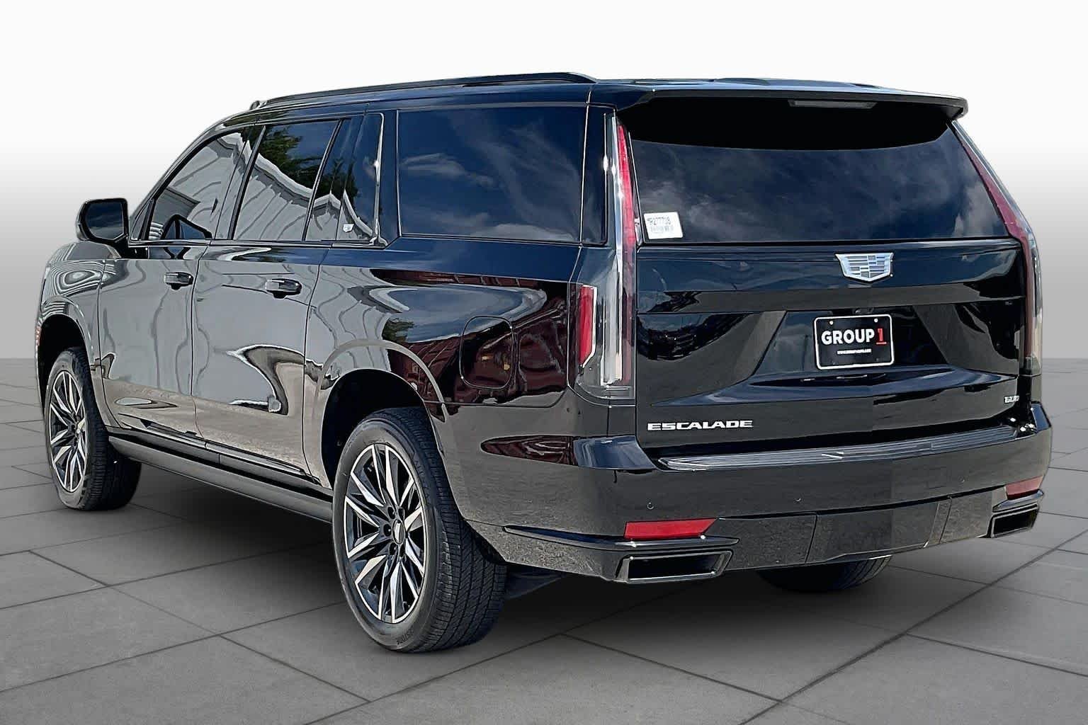 Used 2021 Black Raven Cadillac Sport Platinum image 12