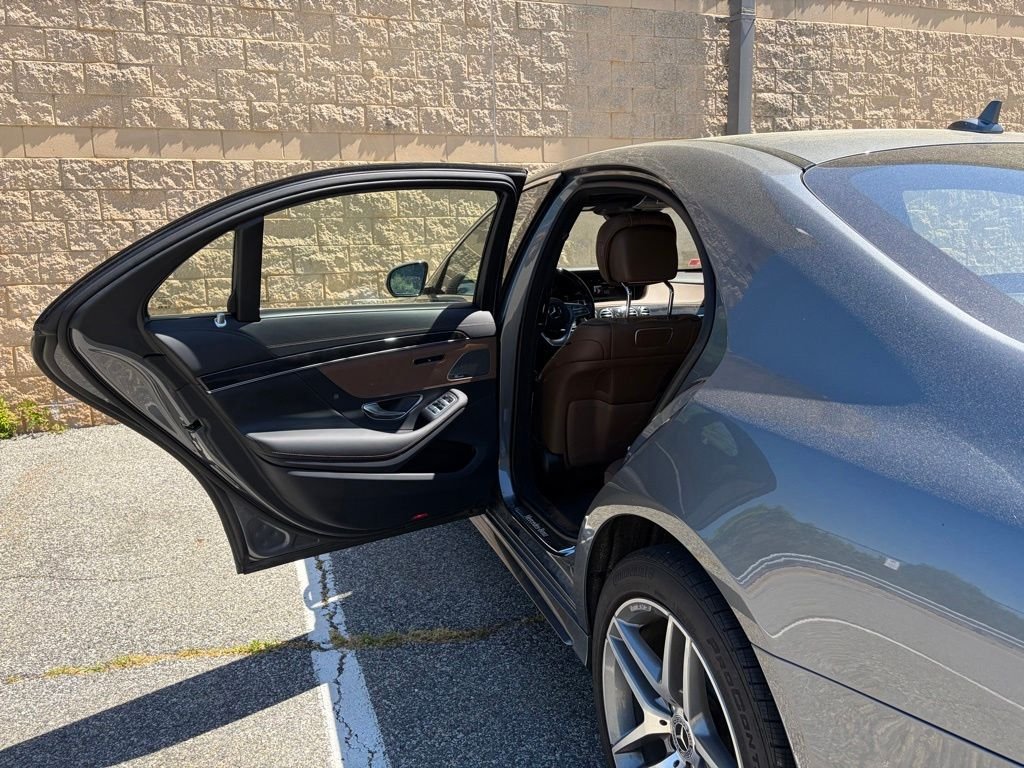 Used 2019 Gray Mercedes-Benz S 560 image 12