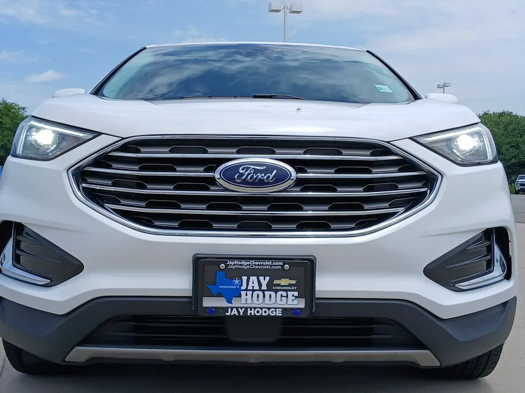 Used 2022 White Ford SEL image 32