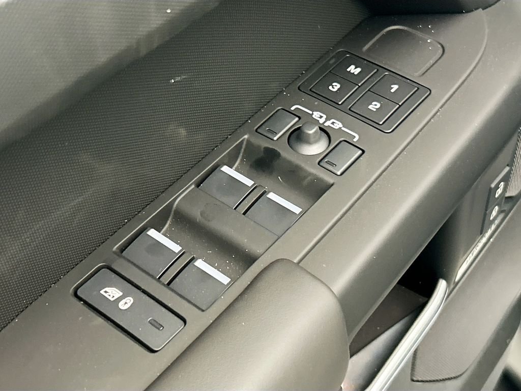 2026 Land Rover Defender S - Photo 22