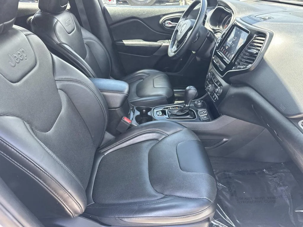Used 2019 White Jeep Limited image 13