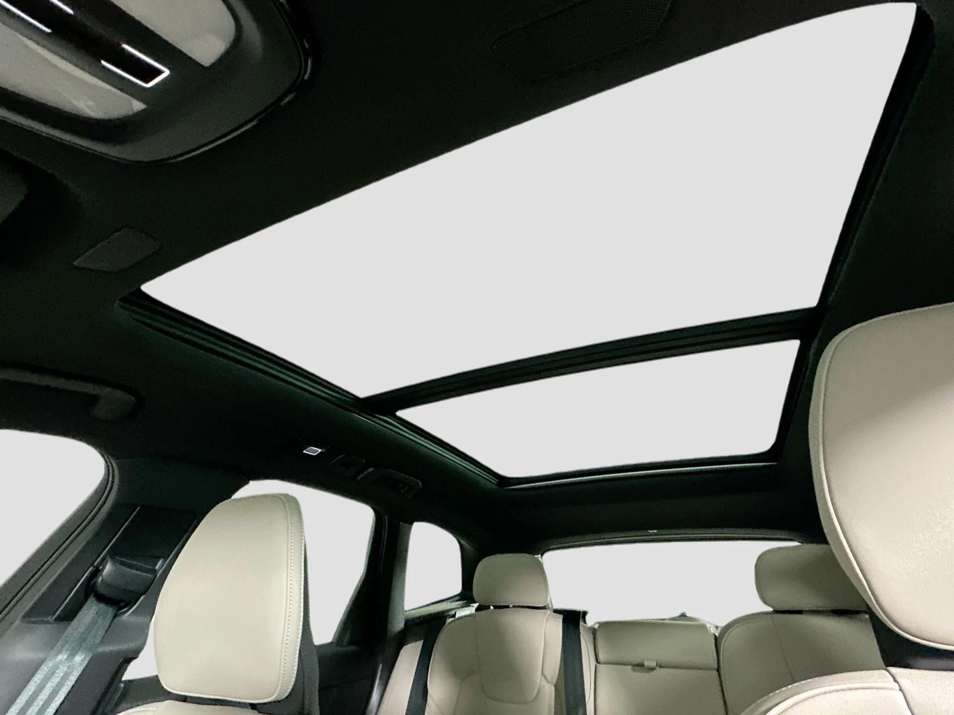 New 2026 Forest Lake Volvo Core image 21
